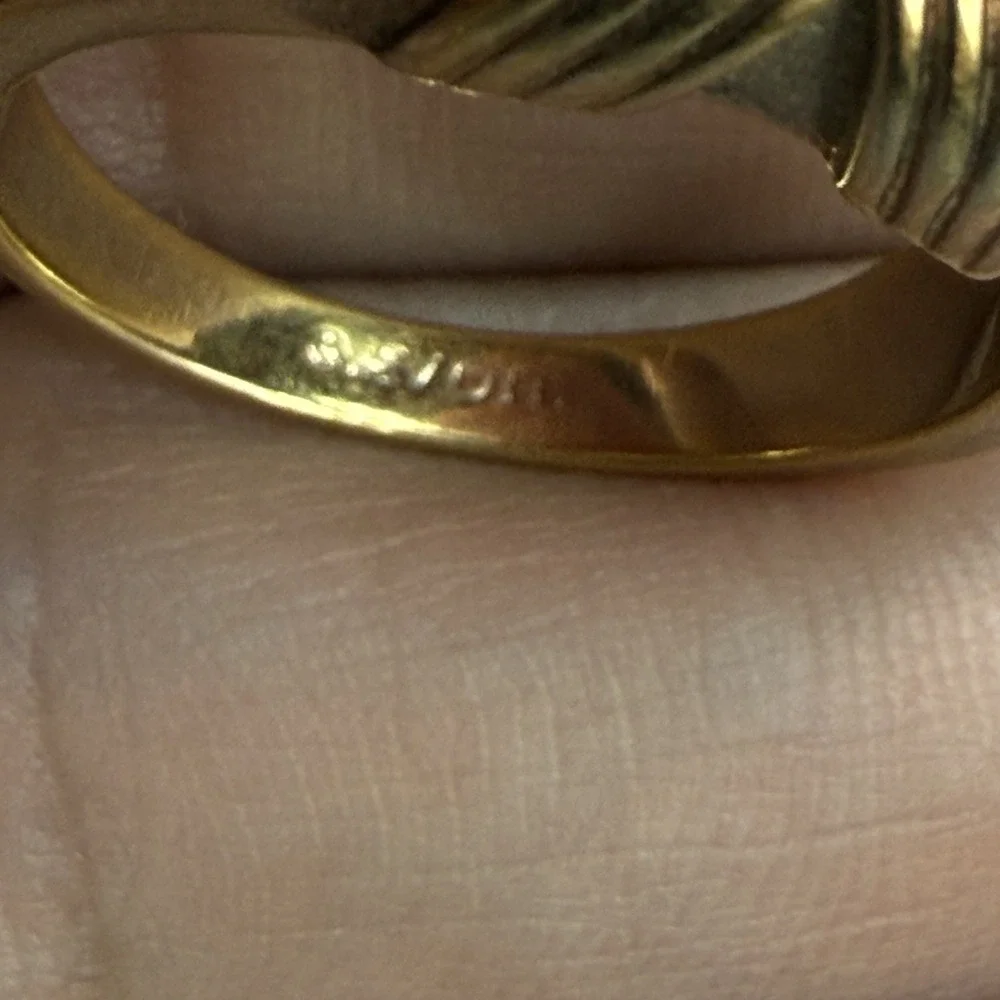 VTG Avon Ring Gold Tone Sz 7.5 Criss Cross Design Band Navy Blue Retro 90s Y2K